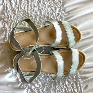 Girls wedge sandals